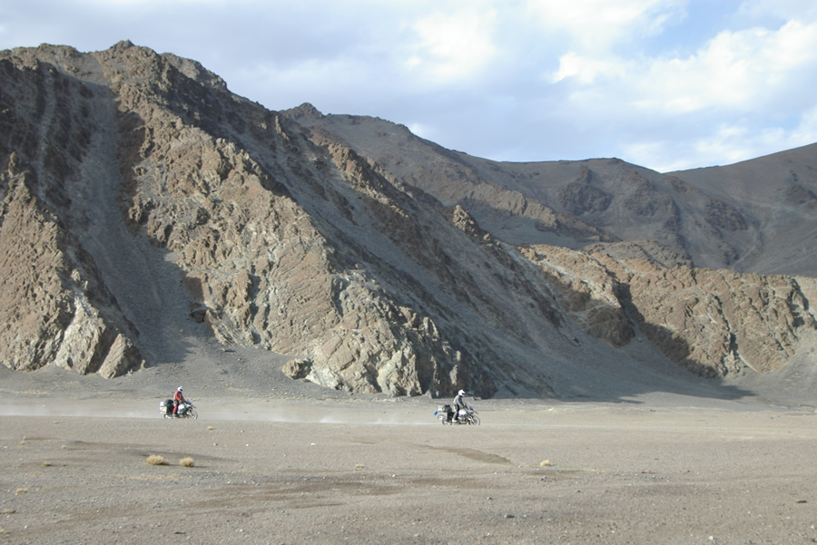 漫漫长路 Long Way Round插图9