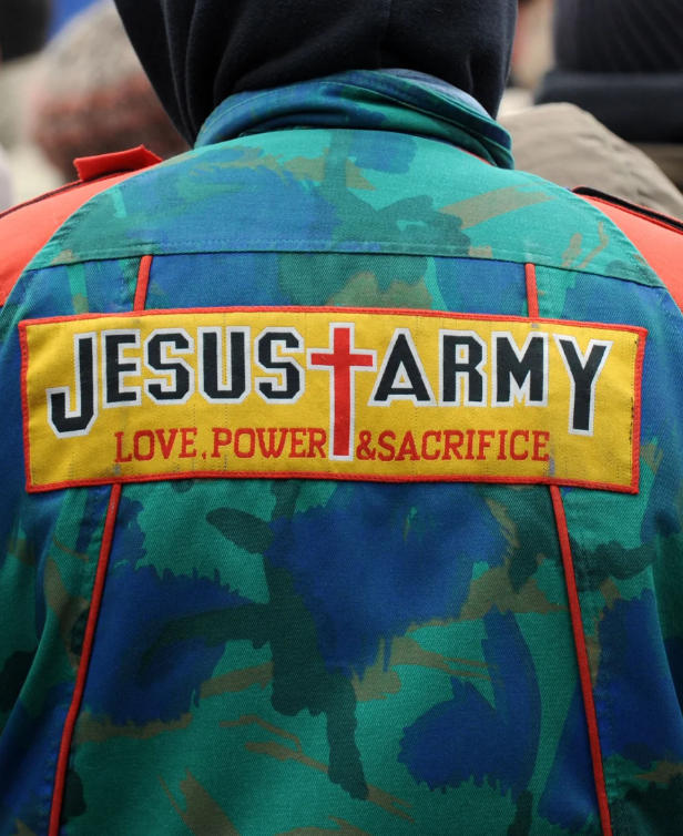 耶稣军团邪教揭秘 Inside the Cult of the Jesus Army插图