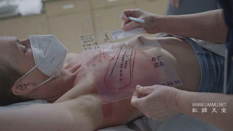 风暴中的蝴蝶 Butterfly in a Blizzard插图5