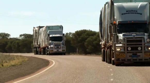 卡车游内陆 第1季共5集 Outback Truckers插图1