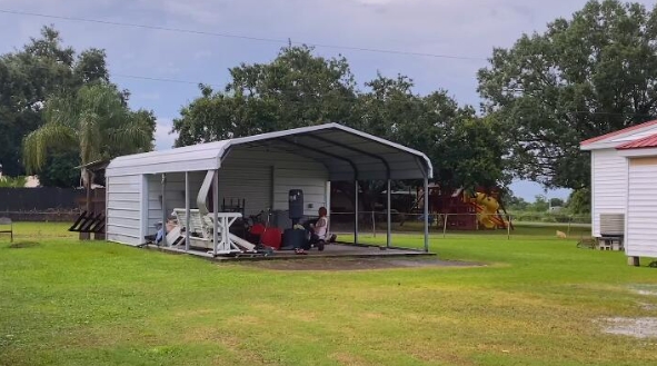 狗儿救援迎新生  第19季 Pit Bulls and Parolees插图3