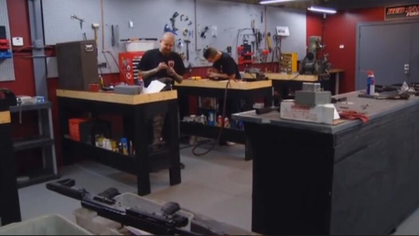 万能改枪手/枪械之子 第1季 SONS OF GUNS插图3