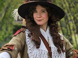 露西·沃斯利之皇家衣橱的故事 Tales from the Royal Wardrobe